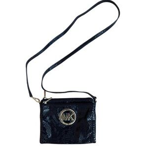MICHAEL KORS BLACK SNAKESKIN PATTERN SMALL CROSSBODY PURSE HANDBAG